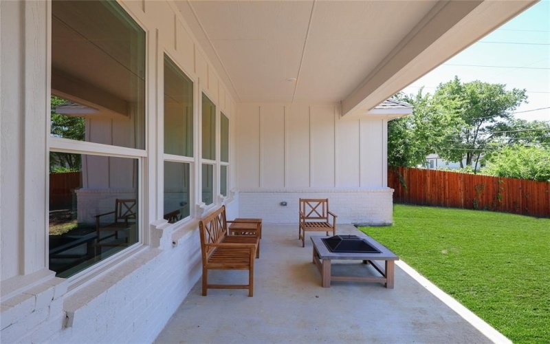 2836 Avenue L, Fort Worth, TX 76105, 4 Bedrooms Bedrooms, ,2 BathroomsBathrooms,Residential,For Sale,2836 Avenue L,20944207