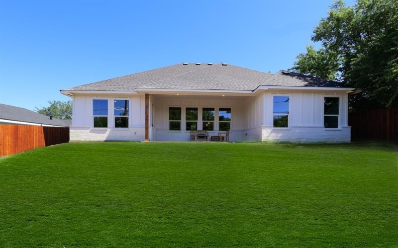 2836 Avenue L, Fort Worth, TX 76105, 4 Bedrooms Bedrooms, ,2 BathroomsBathrooms,Residential,For Sale,2836 Avenue L,20944207