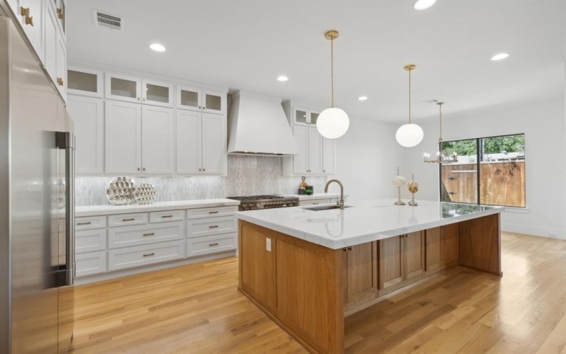 3857 Davila, Dallas, TX 75220, 5 Bedrooms Bedrooms, ,5 BathroomsBathrooms,Residential Lease,For Rent,3857 Davila,20947223