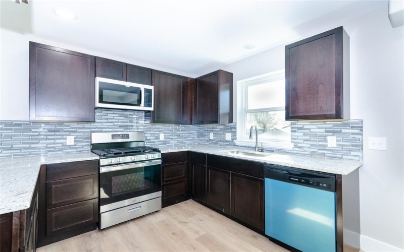 1008 S Throckmorton Street, Sherman, TX 75090, 4 Habitaciones Habitaciones , ,2 BañosBaños,Residential Lease,En Alquiler,1008 S Throckmorton Street,20947243