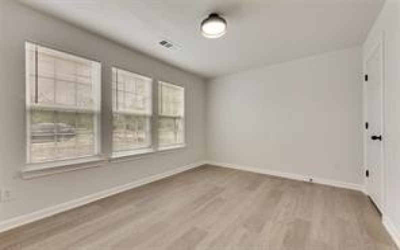 1320 E 3rd Avenue, Corsicana, TX 75110, 4 Habitaciones Habitaciones , ,2 BañosBaños,Residential,En Venta,1320 E 3rd Avenue,20947304