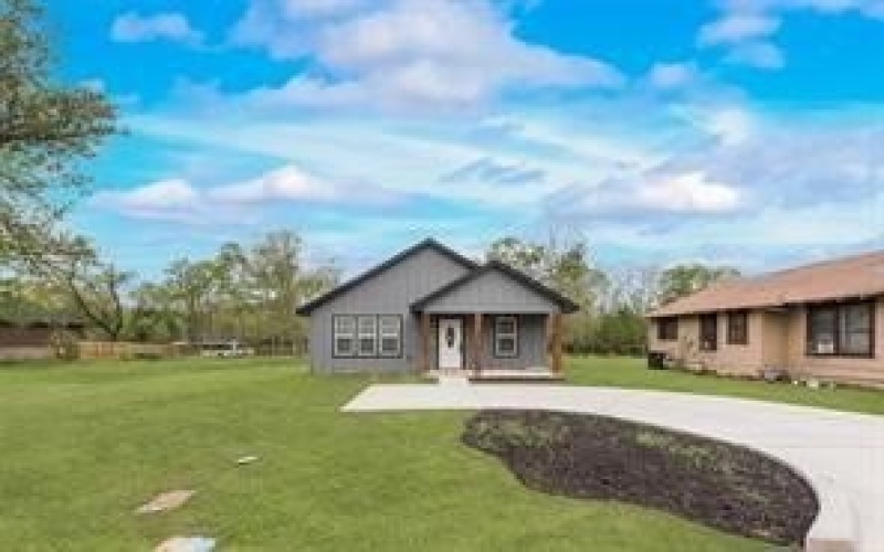 1320 E 3rd Avenue, Corsicana, TX 75110, 4 Habitaciones Habitaciones , ,2 BañosBaños,Residential,En Venta,1320 E 3rd Avenue,20947304