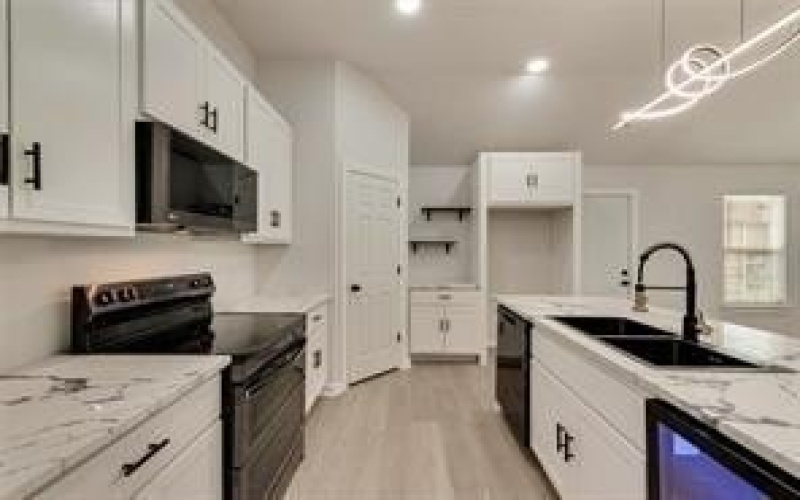 1320 E 3rd Avenue, Corsicana, TX 75110, 4 Habitaciones Habitaciones , ,2 BañosBaños,Residential,En Venta,1320 E 3rd Avenue,20947304