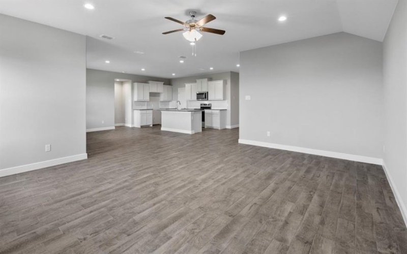 1161 KEYSTONE Drive, Granbury, TX 76048, 4 Bedrooms Bedrooms, ,2 BathroomsBathrooms,Residential,For Sale,1161 KEYSTONE Drive,20945310