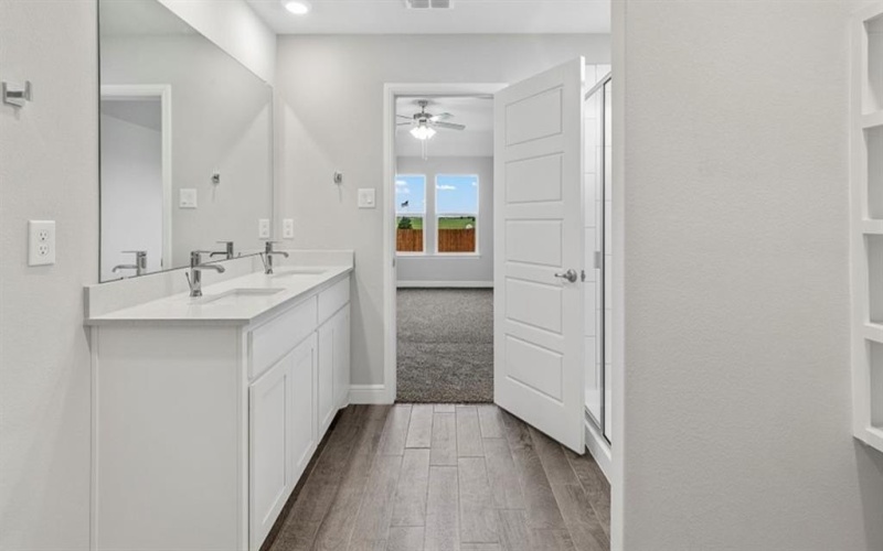 1161 KEYSTONE Drive, Granbury, TX 76048, 4 Bedrooms Bedrooms, ,2 BathroomsBathrooms,Residential,For Sale,1161 KEYSTONE Drive,20945310