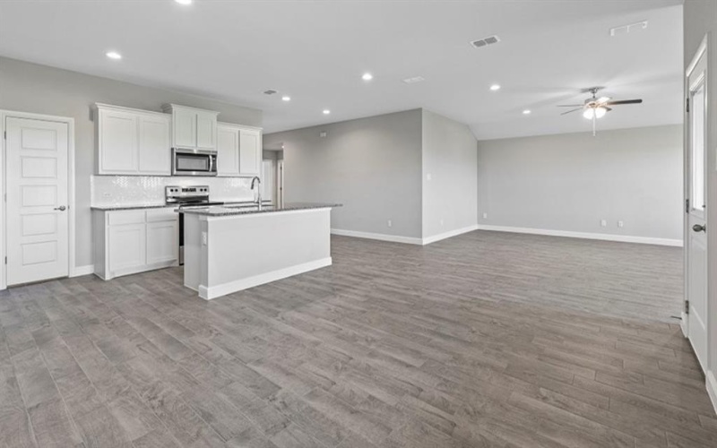 1161 KEYSTONE Drive, Granbury, TX 76048, 4 Bedrooms Bedrooms, ,2 BathroomsBathrooms,Residential,For Sale,1161 KEYSTONE Drive,20945310