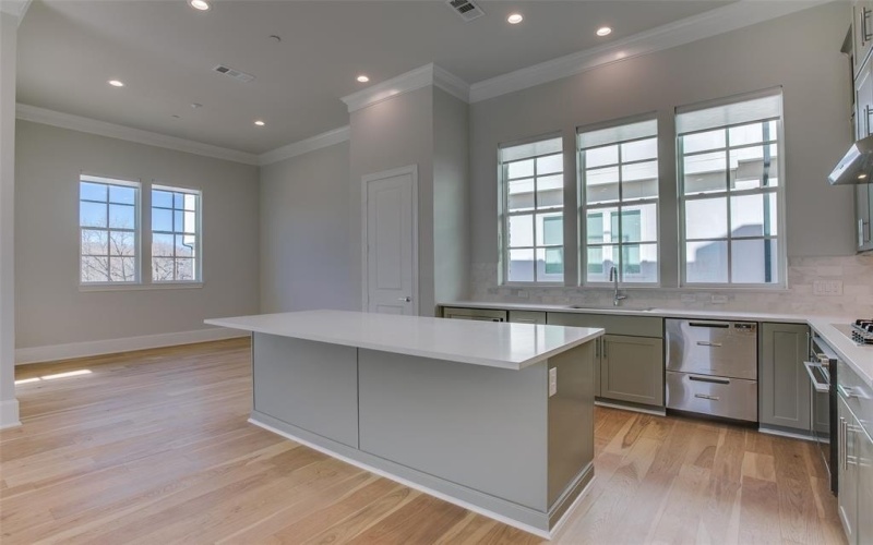 4657 New Water Lane, Dallas, TX 75219, 3 Habitaciones Habitaciones , ,3 BañosBaños,Residential,En Venta,4657 New Water Lane,20945167