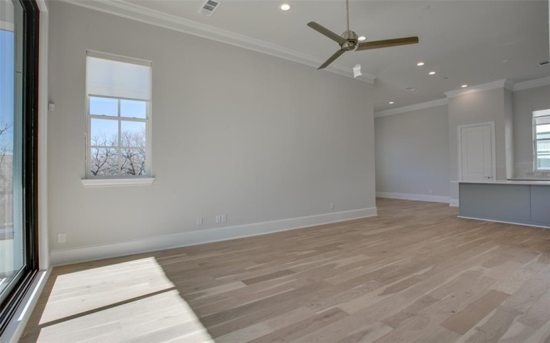 4657 New Water Lane, Dallas, TX 75219, 3 Habitaciones Habitaciones , ,3 BañosBaños,Residential,En Venta,4657 New Water Lane,20945167