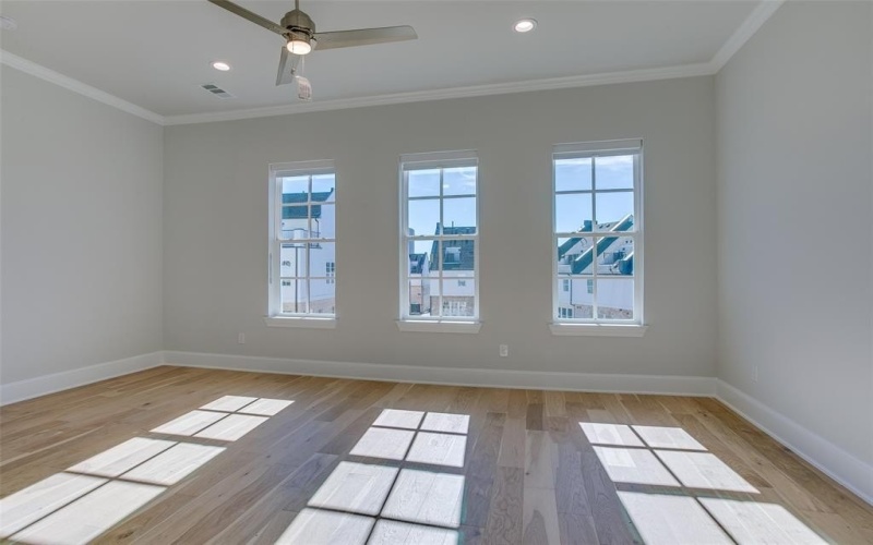 4657 New Water Lane, Dallas, TX 75219, 3 Habitaciones Habitaciones , ,3 BañosBaños,Residential,En Venta,4657 New Water Lane,20945167