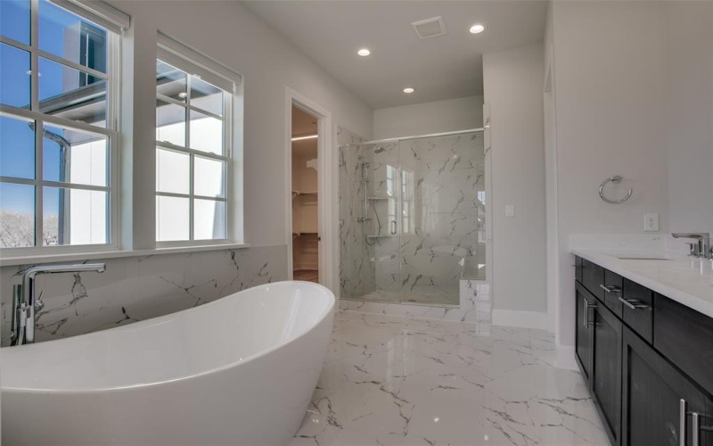 4657 New Water Lane, Dallas, TX 75219, 3 Habitaciones Habitaciones , ,3 BañosBaños,Residential,En Venta,4657 New Water Lane,20945167