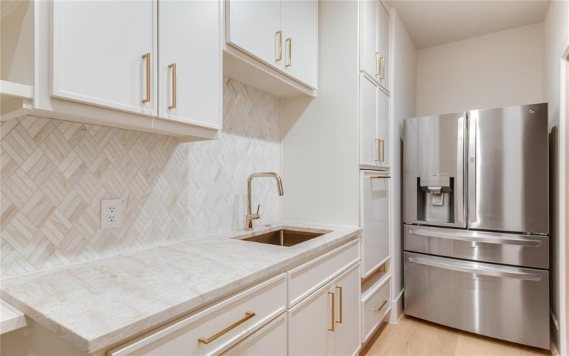 6814 Glendora Avenue, Dallas, TX 75230, 5 Bedrooms Bedrooms, ,7 BathroomsBathrooms,Residential,For Sale,6814 Glendora Avenue,20916987