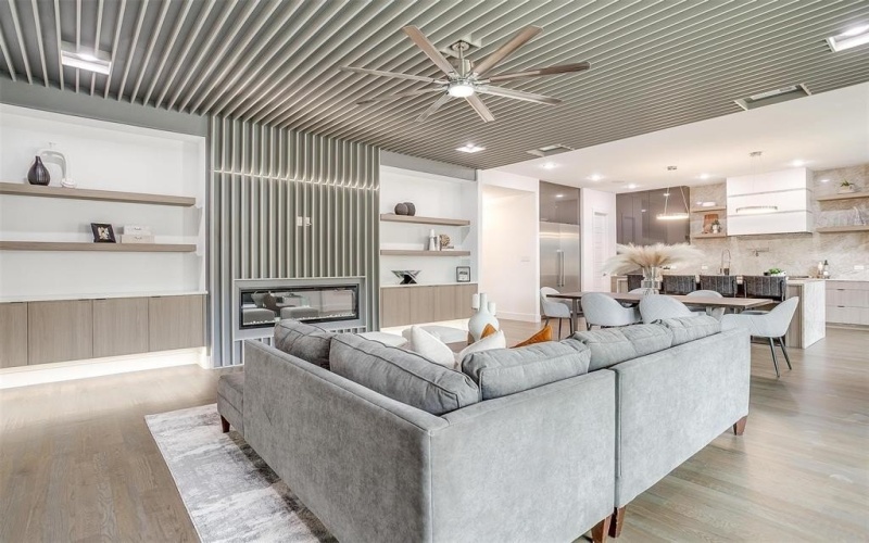3916 W 5th Street, Fort Worth, TX 76107, 4 Habitaciones Habitaciones , ,3 BañosBaños,Residential,En Venta,3916 W 5th Street,20947416