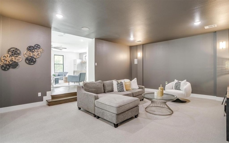 3916 W 5th Street, Fort Worth, TX 76107, 4 Habitaciones Habitaciones , ,3 BañosBaños,Residential,En Venta,3916 W 5th Street,20947416