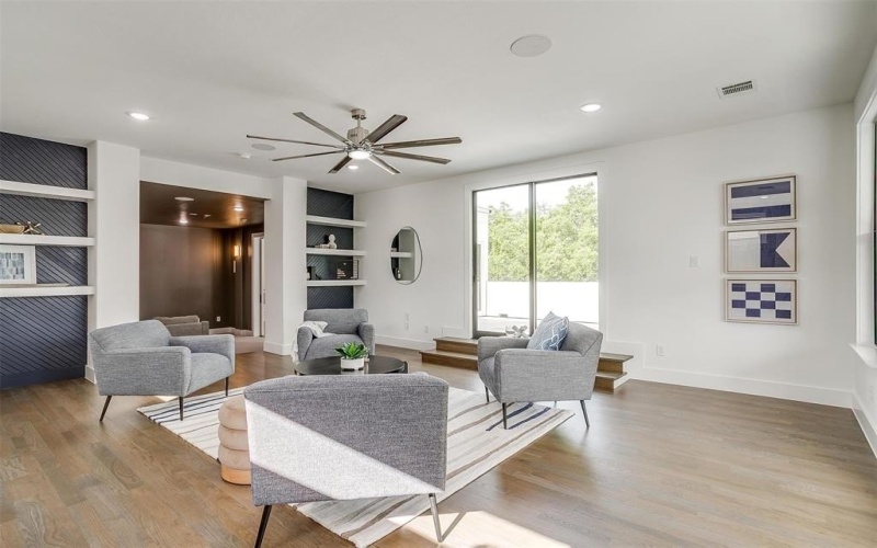 3916 W 5th Street, Fort Worth, TX 76107, 4 Habitaciones Habitaciones , ,3 BañosBaños,Residential,En Venta,3916 W 5th Street,20947416