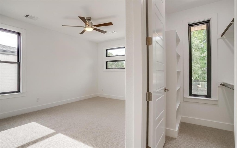 3916 W 5th Street, Fort Worth, TX 76107, 4 Habitaciones Habitaciones , ,3 BañosBaños,Residential,En Venta,3916 W 5th Street,20947416