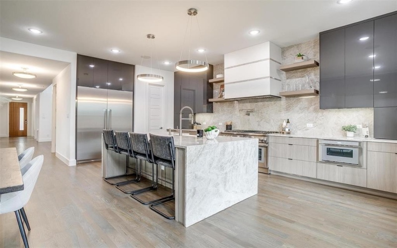 3916 W 5th Street, Fort Worth, TX 76107, 4 Habitaciones Habitaciones , ,3 BañosBaños,Residential,En Venta,3916 W 5th Street,20947416