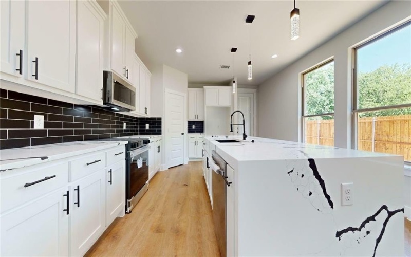 6857 Rutland Drive, Arlington, TX 76002, 4 Bedrooms Bedrooms, ,3 BathroomsBathrooms,Residential,For Sale,6857 Rutland Drive,20947509