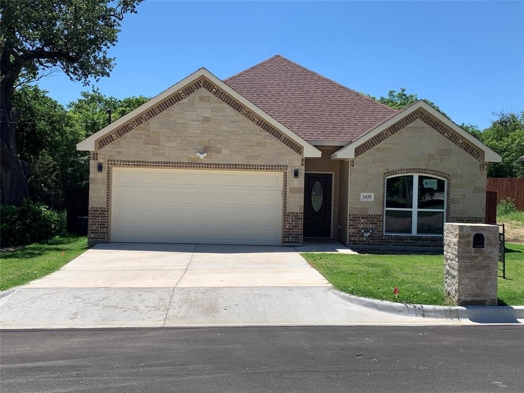 1435 Vine St, Weatherford, TX 76086, 4 Bedrooms Bedrooms, ,2 BathroomsBathrooms,Residential,For Sale,1435 Vine St,20932958