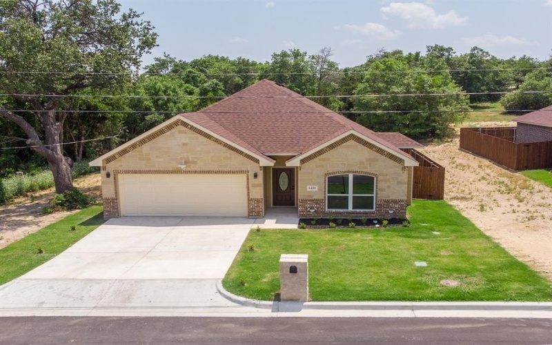 1435 Vine St, Weatherford, TX 76086, 4 Bedrooms Bedrooms, ,2 BathroomsBathrooms,Residential,For Sale,1435 Vine St,20932958