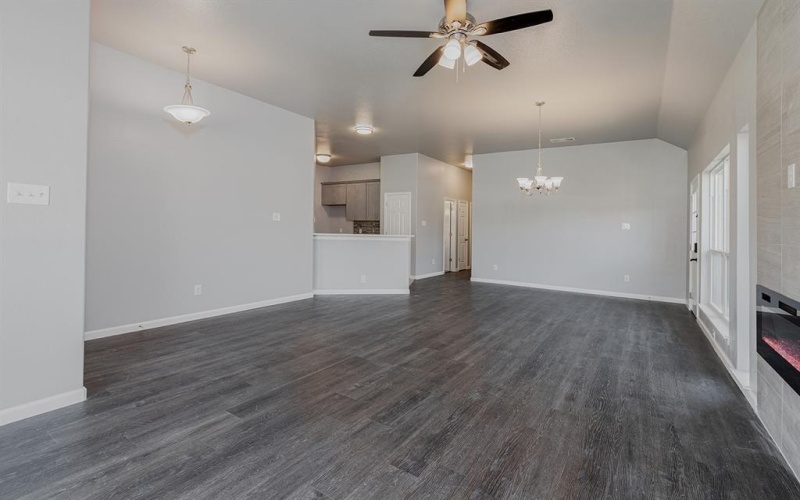 1435 Vine St, Weatherford, TX 76086, 4 Bedrooms Bedrooms, ,2 BathroomsBathrooms,Residential,For Sale,1435 Vine St,20932958