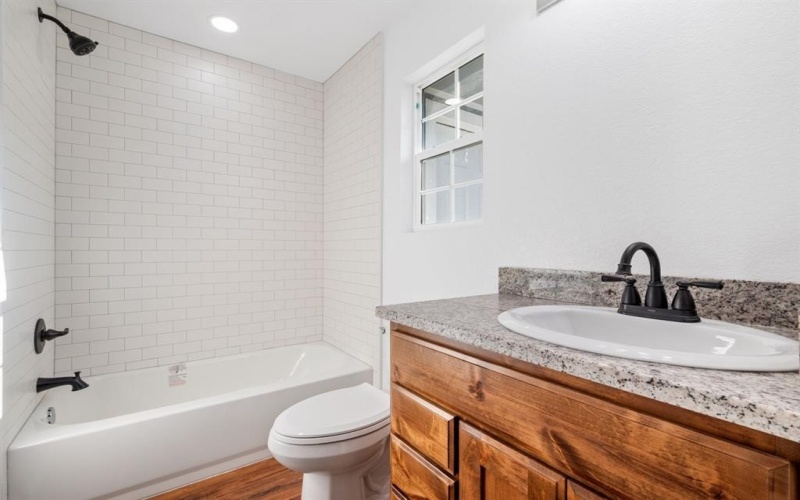 1105 SE 14th Street, Mineral Wells, TX 76067, 3 Bedrooms Bedrooms, ,2 BathroomsBathrooms,Residential,For Sale,1105 SE 14th Street,20947255