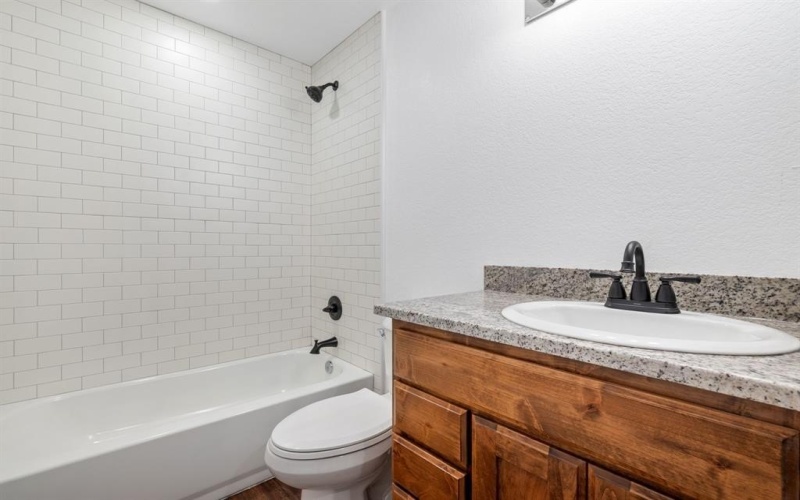 1105 SE 14th Street, Mineral Wells, TX 76067, 3 Bedrooms Bedrooms, ,2 BathroomsBathrooms,Residential,For Sale,1105 SE 14th Street,20947255