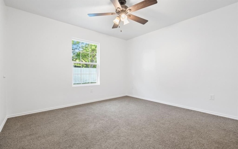 1105 SE 14th Street, Mineral Wells, TX 76067, 3 Bedrooms Bedrooms, ,2 BathroomsBathrooms,Residential,For Sale,1105 SE 14th Street,20947255