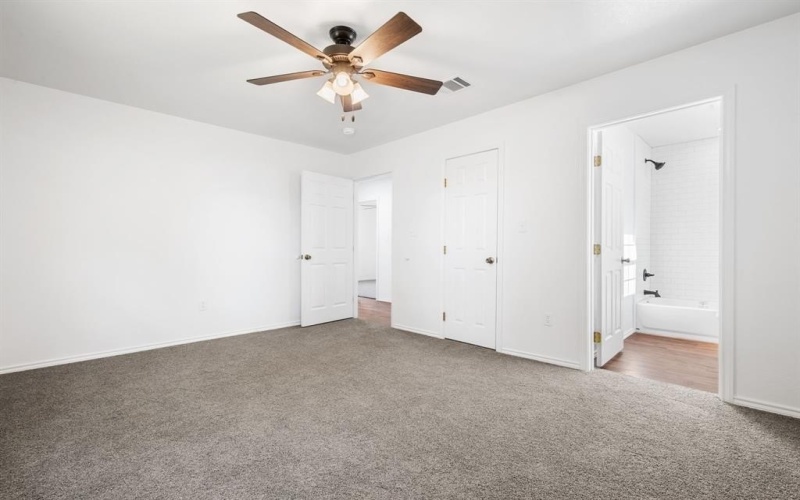 1105 SE 14th Street, Mineral Wells, TX 76067, 3 Bedrooms Bedrooms, ,2 BathroomsBathrooms,Residential,For Sale,1105 SE 14th Street,20947255