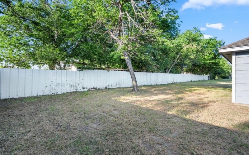 1105 SE 14th Street, Mineral Wells, TX 76067, 3 Bedrooms Bedrooms, ,2 BathroomsBathrooms,Residential,For Sale,1105 SE 14th Street,20947255
