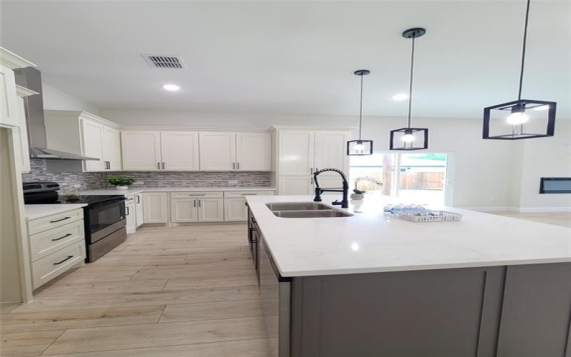 1506 SAYLE Street, Greenville, TX 75401, 3 Bedrooms Bedrooms, ,2 BathroomsBathrooms,Residential,For Sale,1506 SAYLE Street,20947613