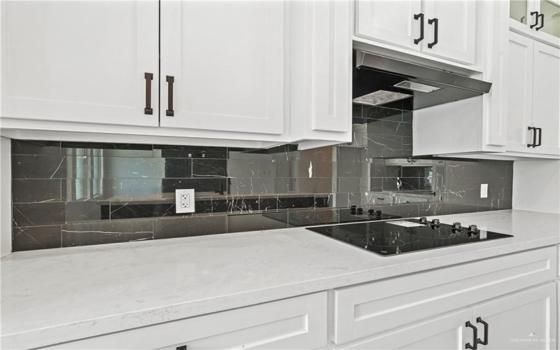2313 Trinity Avenue, McAllen, TX 78504, 4 Bedrooms Bedrooms, ,3 BathroomsBathrooms,Residential,For Sale,2313 Trinity Avenue,472145
