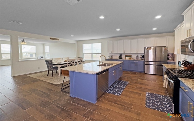 327 Steele Way, Cibolo, TX 78108, 5 Bedrooms Bedrooms, ,3 BathroomsBathrooms,Residential,For Sale,327 Steele Way,579140