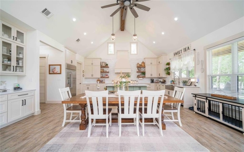 379 Private Road 2367, Mount Pleasant, TX 75455, 5 Bedrooms Bedrooms, ,5 BathroomsBathrooms,Residential,For Sale,379 Private Road 2367,20925504