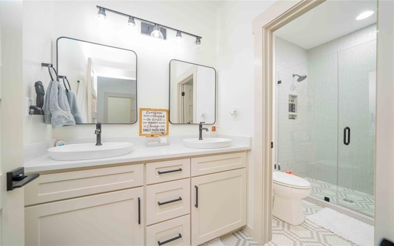 379 Private Road 2367, Mount Pleasant, TX 75455, 5 Bedrooms Bedrooms, ,5 BathroomsBathrooms,Residential,For Sale,379 Private Road 2367,20925504
