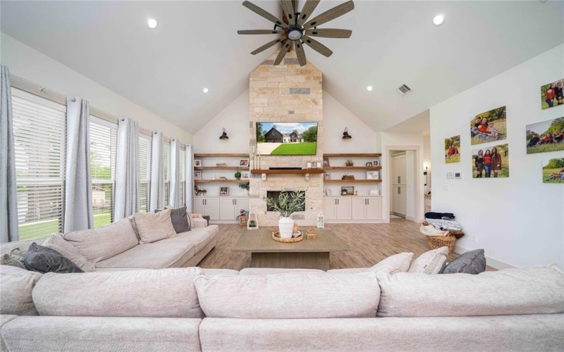 379 Private Road 2367, Mount Pleasant, TX 75455, 5 Bedrooms Bedrooms, ,5 BathroomsBathrooms,Residential,For Sale,379 Private Road 2367,20925504