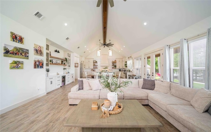 379 Private Road 2367, Mount Pleasant, TX 75455, 5 Bedrooms Bedrooms, ,5 BathroomsBathrooms,Residential,For Sale,379 Private Road 2367,20925504