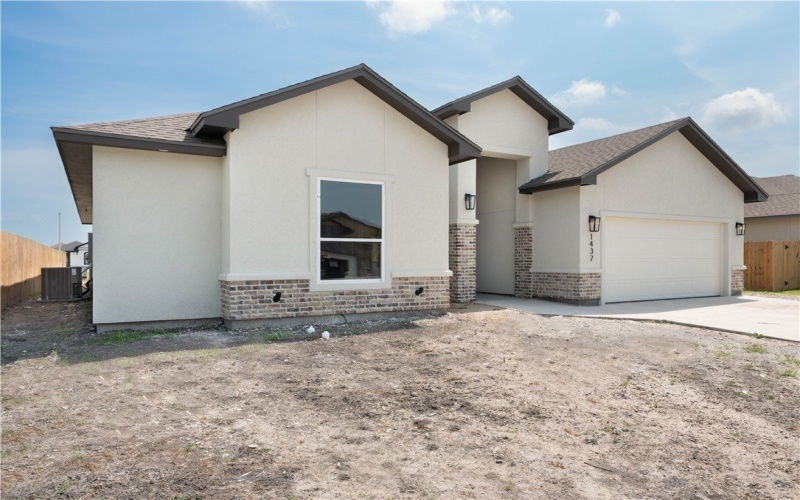 1437 Lois Chesney Street, Corpus Christi, TX 78415, 4 Habitaciones Habitaciones , ,3 BañosBaños,Residential,En Venta,1437 Lois Chesney Street,459718
