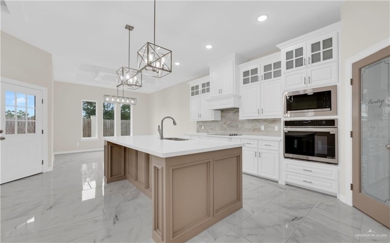 3007 S Livingston Street, Edinburg, TX 78542, 4 Bedrooms Bedrooms, ,3 BathroomsBathrooms,Residential,For Sale,3007 S Livingston Street,472032