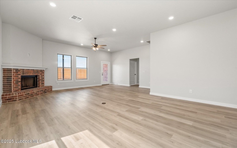 636 E 31st Street, Wolfforth, TX 79382, 3 Bedrooms Bedrooms, ,2 BathroomsBathrooms,Residential,For Sale,636 E 31st Street,202555313