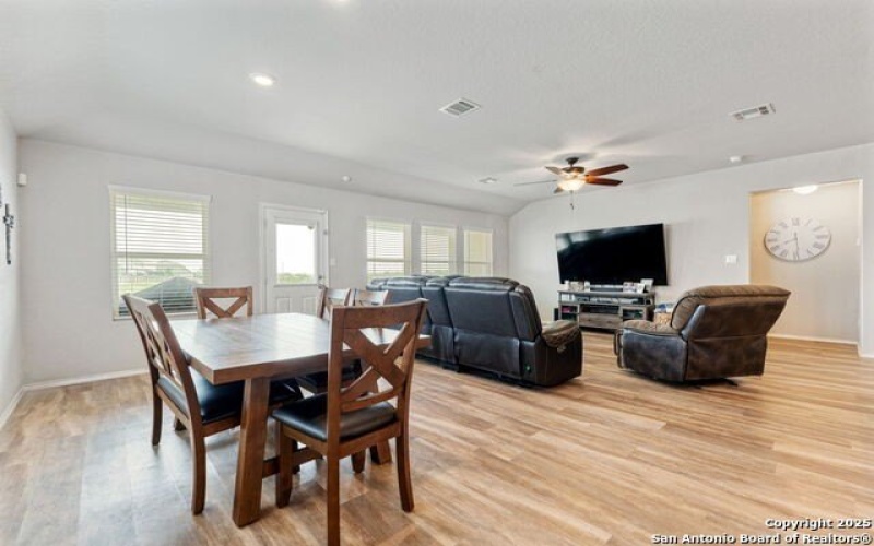 2946 Daisy Meadow, New Braunfels, TX 78130, 4 Bedrooms Bedrooms, ,3 BathroomsBathrooms,Residential,For Sale,2946 Daisy Meadow,1870400