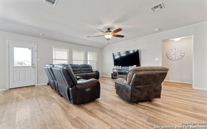 2946 Daisy Meadow, New Braunfels, TX 78130, 4 Bedrooms Bedrooms, ,3 BathroomsBathrooms,Residential,For Sale,2946 Daisy Meadow,1870400