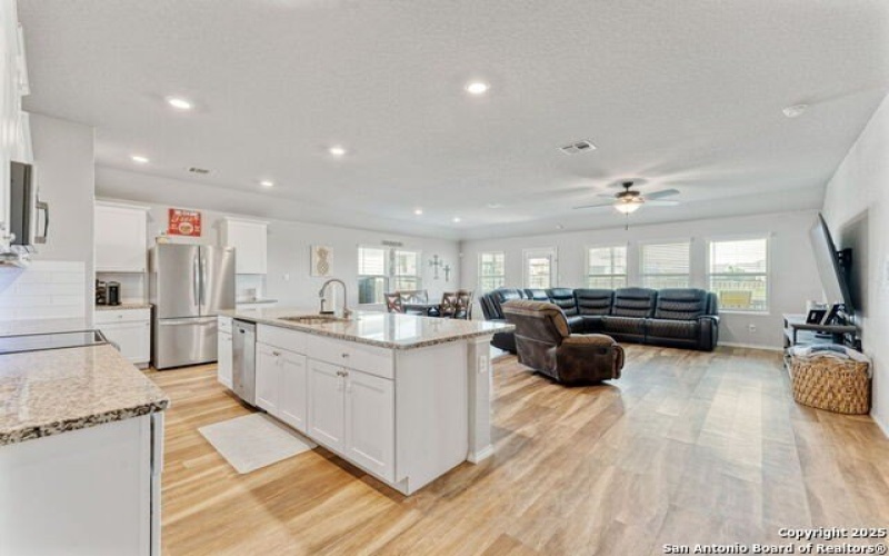 2946 Daisy Meadow, New Braunfels, TX 78130, 4 Bedrooms Bedrooms, ,3 BathroomsBathrooms,Residential,For Sale,2946 Daisy Meadow,1870400
