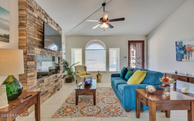 13852 Vicki Brewer Avenue, Horizon City, TX 79928, 4 Bedrooms Bedrooms, ,2 BathroomsBathrooms,Residential,For Sale,13852 Vicki Brewer Avenue,895372
