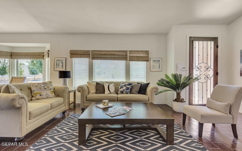 1061 Summer Lake Street, El Paso, TX 79928, 4 Habitaciones Habitaciones , ,2 BañosBaños,Residential,En Venta,1061 Summer Lake Street,898964