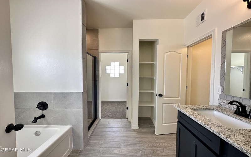 14649 Tierra Oviedo Avenue, El Paso, TX 79938, 4 Habitaciones Habitaciones , ,2 BañosBaños,Residential,En Venta,14649 Tierra Oviedo Avenue,913487