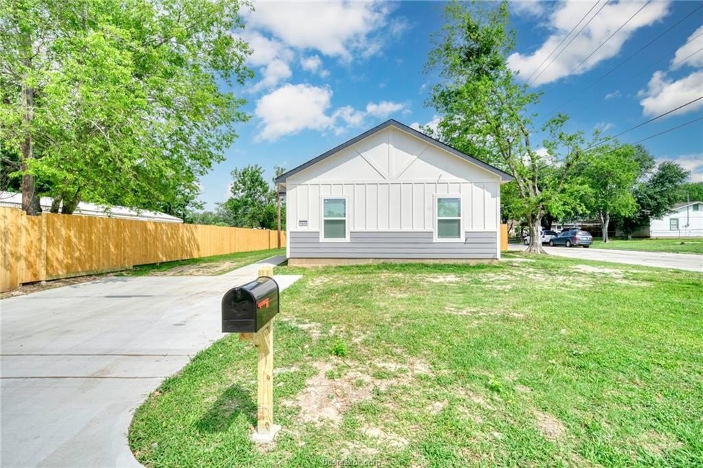 1601 West 17th Street, Bryan, TX 77803, 3 Bedrooms Bedrooms, ,2 BathroomsBathrooms,Residential Lease,For Rent,1601 West 17th Street,25005891