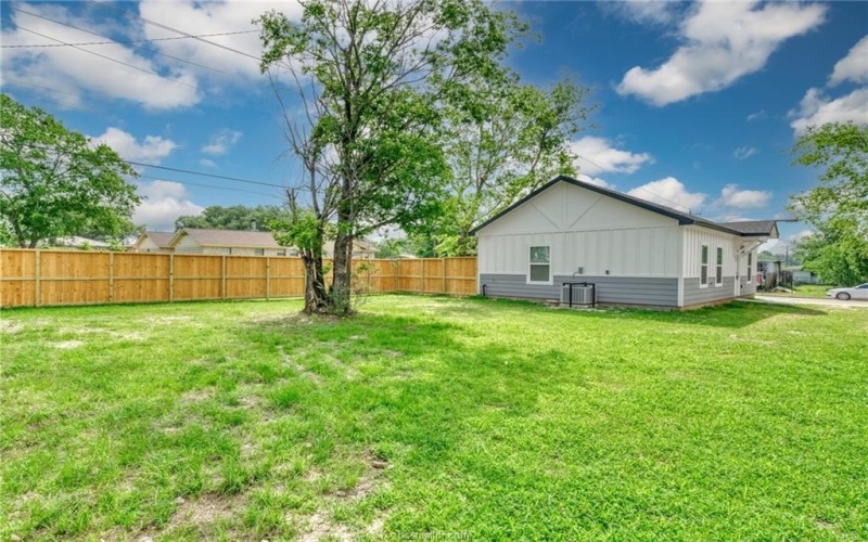 1601 West 17th Street, Bryan, TX 77803, 3 Bedrooms Bedrooms, ,2 BathroomsBathrooms,Residential Lease,For Rent,1601 West 17th Street,25005891