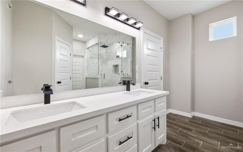 3303 Alcatraz Street, Edinburg, TX 78542, 3 Bedrooms Bedrooms, ,2 BathroomsBathrooms,Residential,For Sale,3303 Alcatraz Street,472293