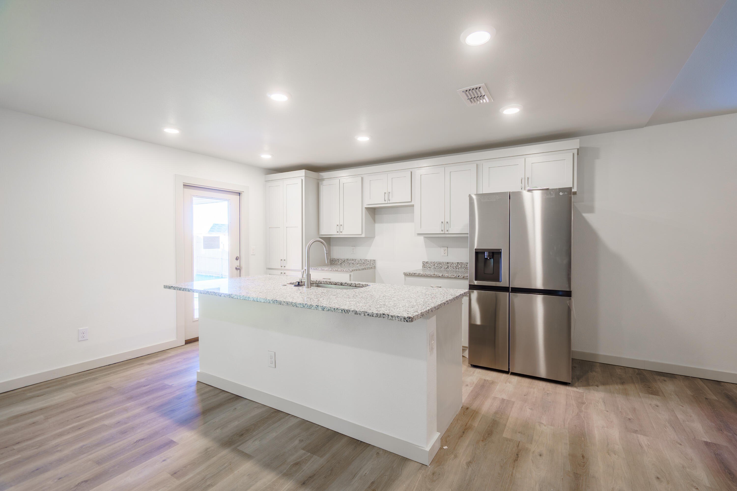 306 E 76th Street, Lubbock, TX 79404, 3 Habitaciones Habitaciones , ,2 BañosBaños,Residential Lease,En Alquiler,306 E 76th Street,202555403
