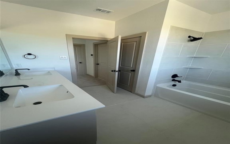 15605 Millwood Trail, Frisco, TX 75033, 4 Habitaciones Habitaciones , ,3 BañosBaños,Residential Lease,En Alquiler,15605 Millwood Trail,20945952